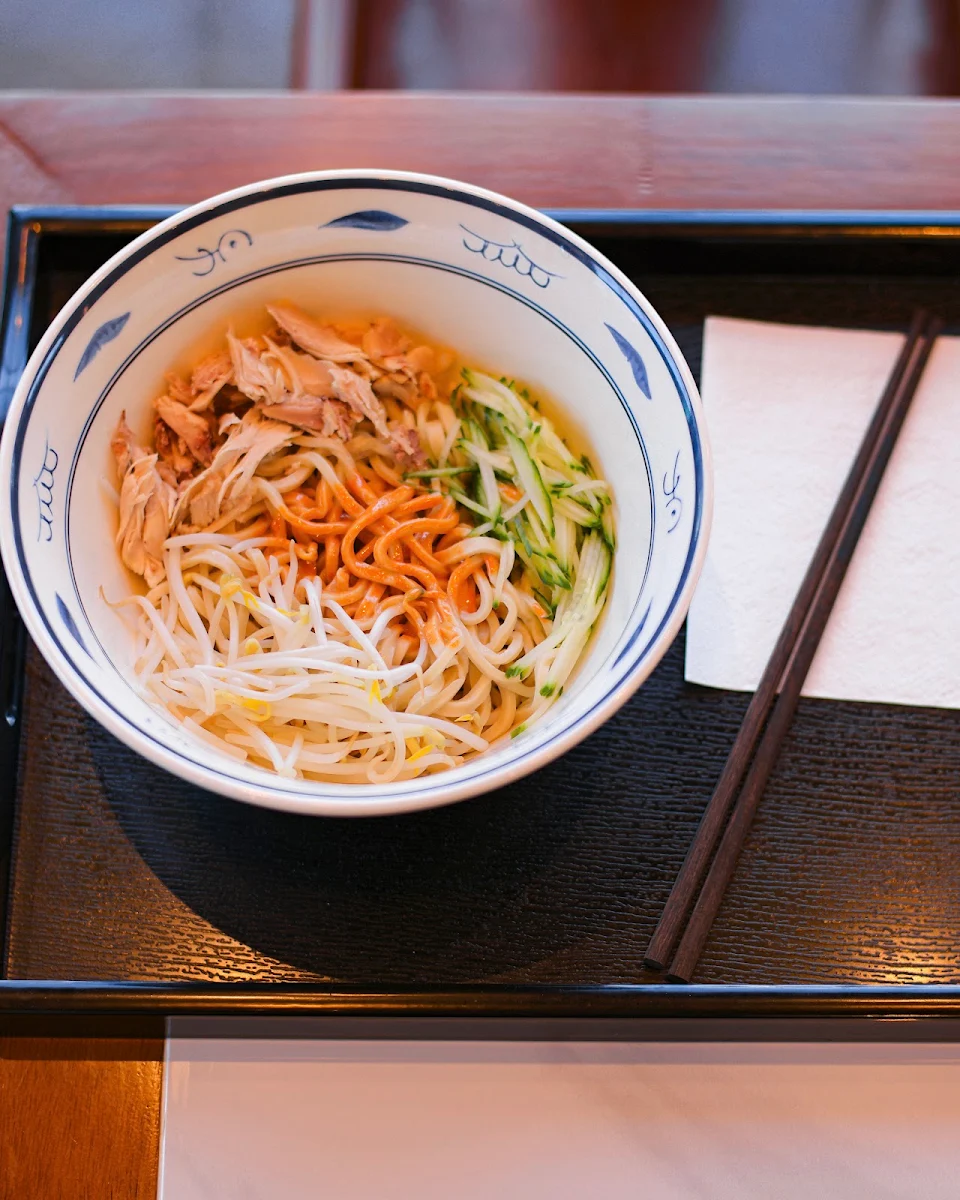 雞絲涼麵 Cold Chicken in House-Made Sauce Noodles